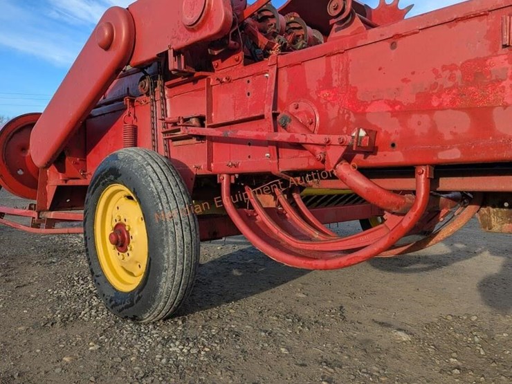 new-holland-69-image-18