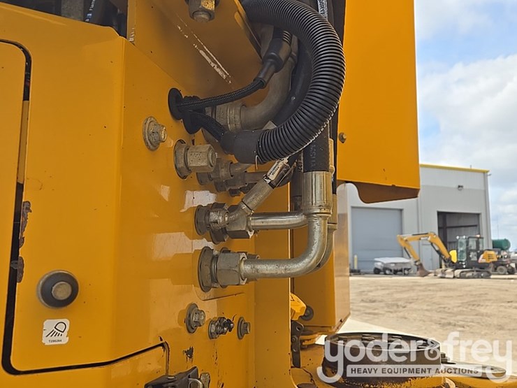 2018-deere-460e-image-33