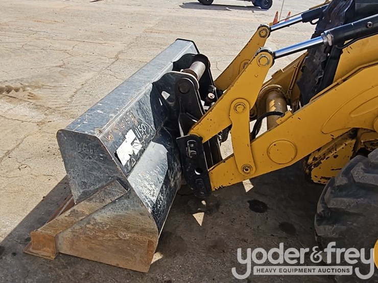 2016-caterpillar-420f2-it-image-9