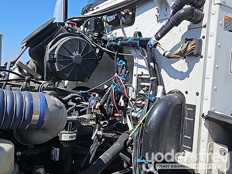 2018-peterbilt-337-image-42