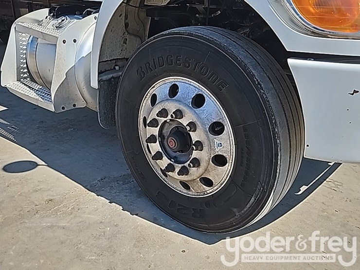 2018-peterbilt-337-image-13