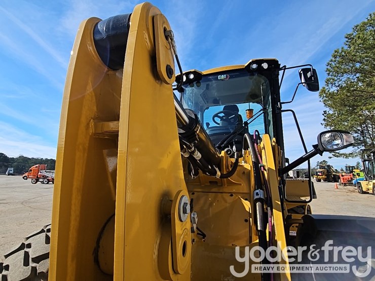 2026-caterpillar-930-image-17