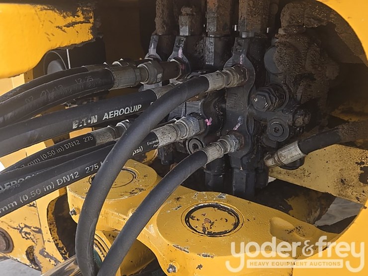 2014-deere-310k-ep-image-44