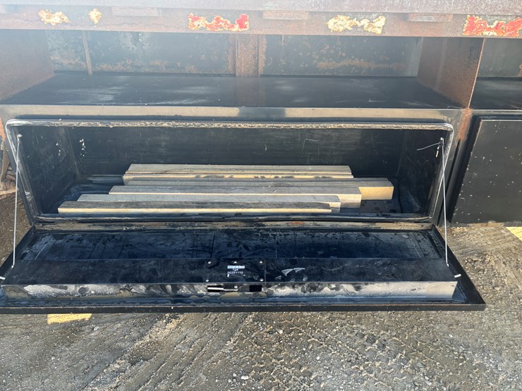 2005-sterling-lt8500-image-45