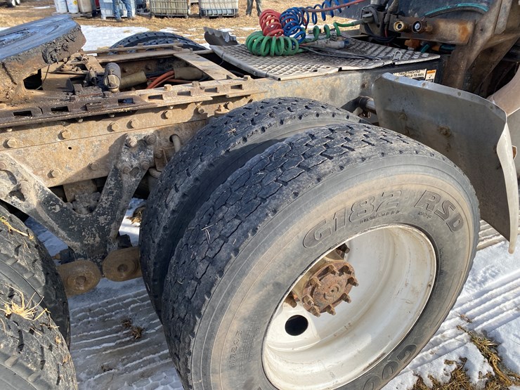 1999-kenworth-t800-image-32