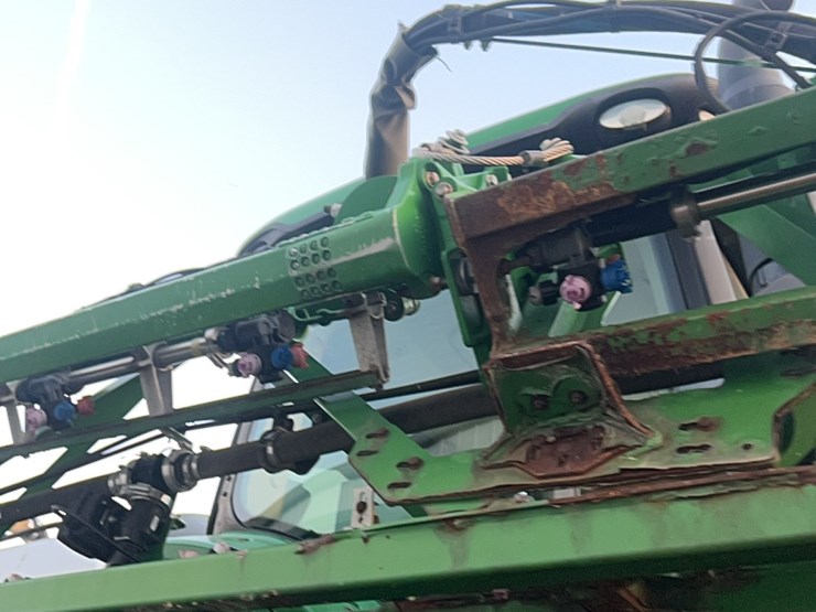 2014-john-deere-r4030-image-111