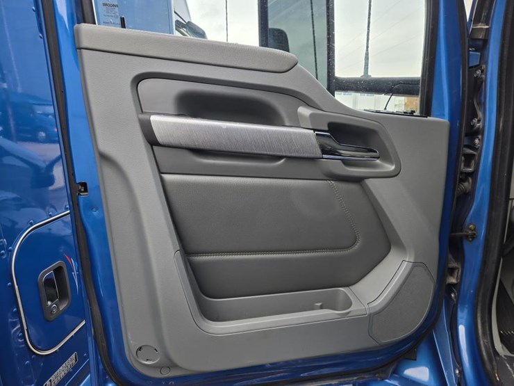 2018-kenworth-t680-image-49