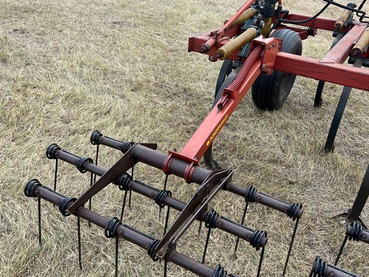 lot-49.-1981-33’-morris-magnum-model-cp-731-chisel-plow-w/3-bar-harrows,-well-maintained-unit,-super-clean-and-straight,-check-photos-image-34