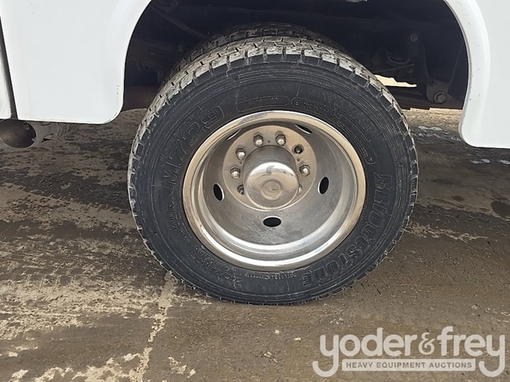 2019-ford-f550-image-15