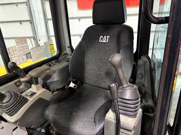 caterpillar-305-image-30