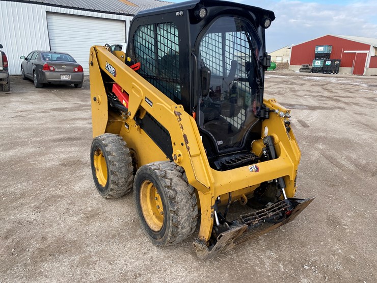 2023-caterpillar-226d3-image-3