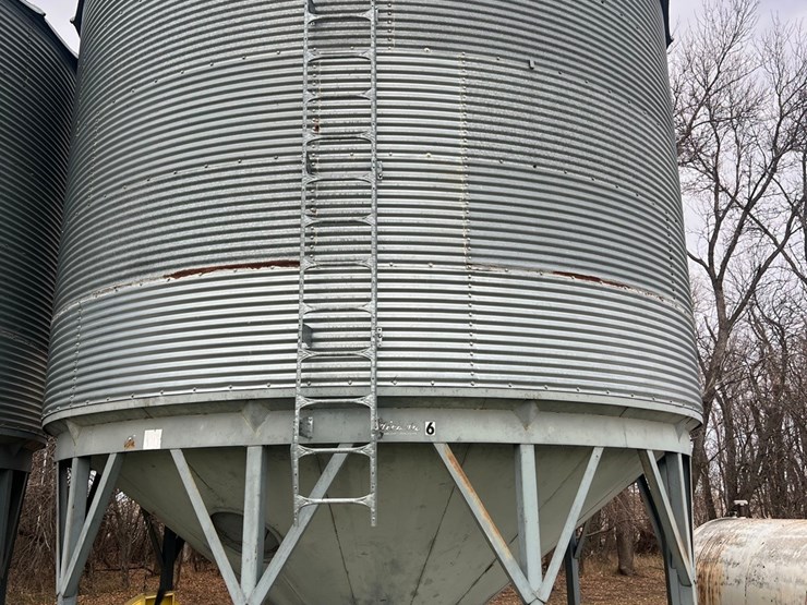 lot-21.-cenex-hopper-bin,-micada-bottom,-includes-golden-air-single-phase-bin-fan-image-5