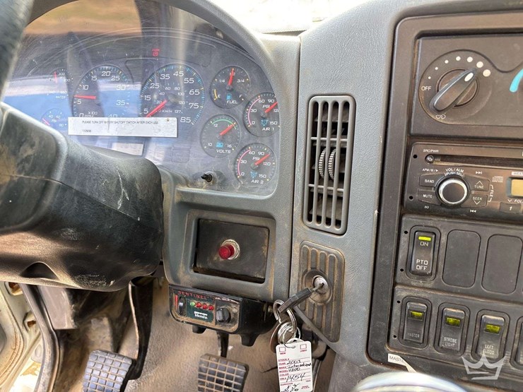 2003-international-durastar-4300-image-45