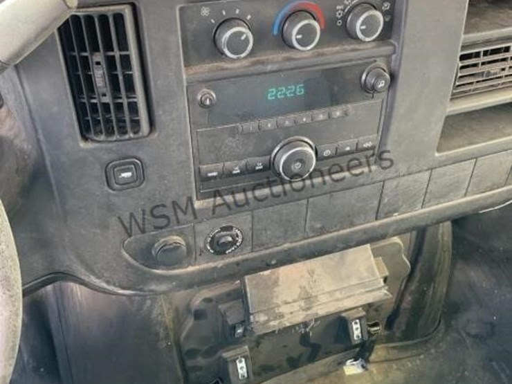 2011-chevrolet-express-4500-image-19