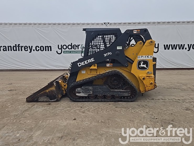 2021-deere-317g-image-2