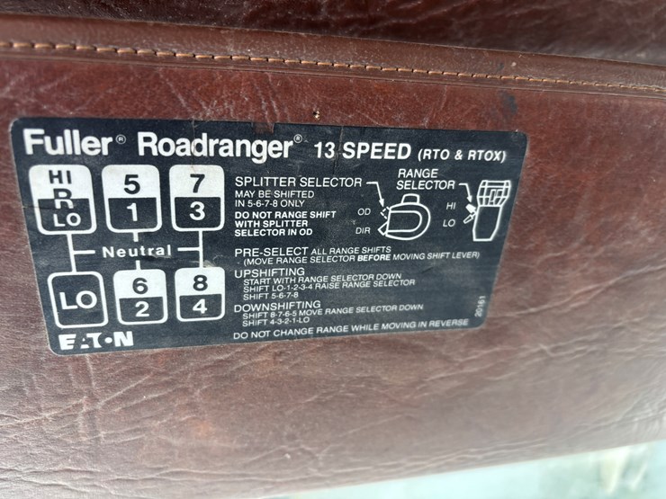 1989-cummins-855-image-38