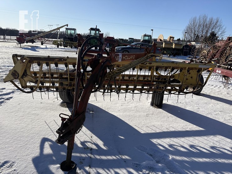 new-holland-258-image-3