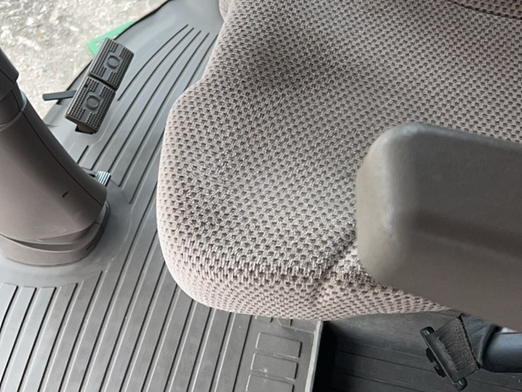 2014-john-deere-s680-image-108