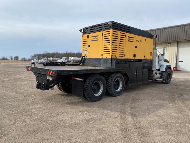 1999-mack-rd690s-image-9