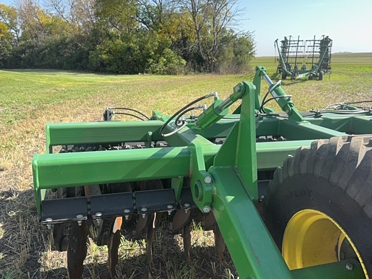 2023-john-deere-h-image-57