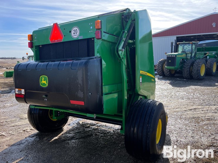 2021-john-deere-560m-image-5