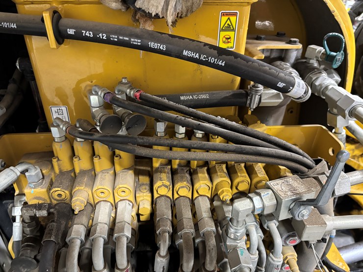 caterpillar-305-image-28