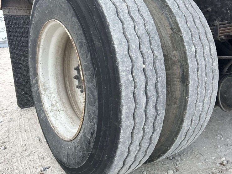 2007-international-durastar-4400-image-27