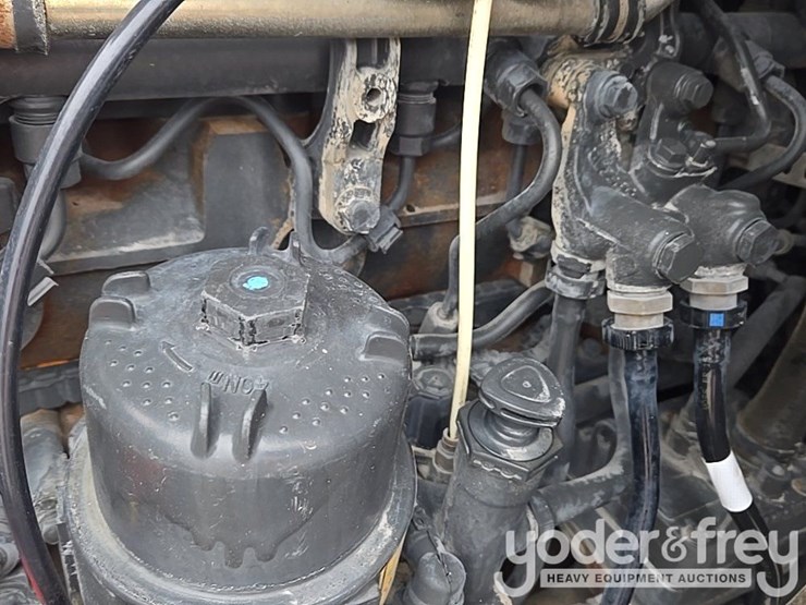 2019-peterbilt-579-image-33