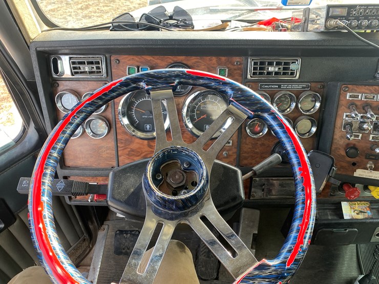 1999-kenworth-t800-image-41