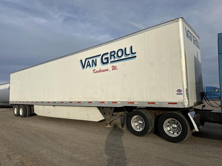 2016-utility-53'-image-7