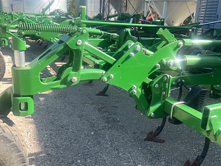 2024-john-deere-52-image-124