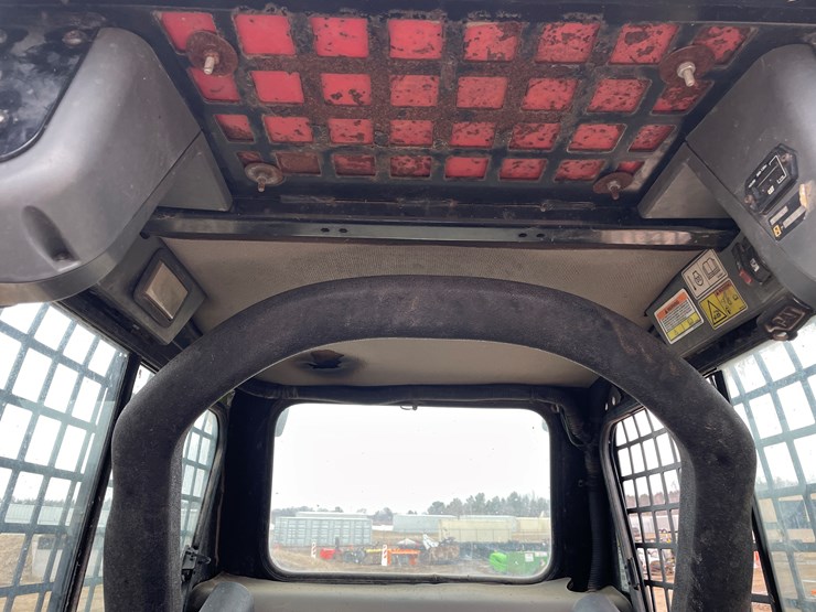 caterpillar-247-image-29