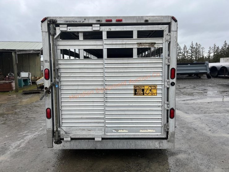 1996-featherlite-8120-image-4