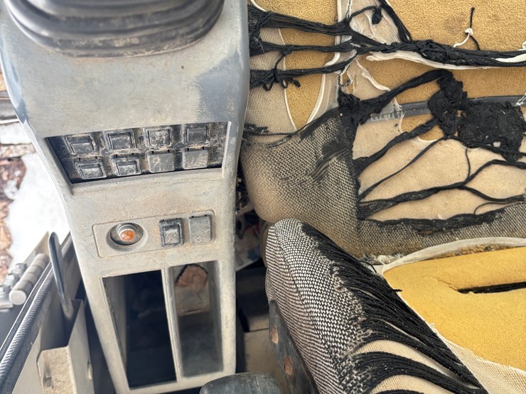 #2283-•-kobelco-sk-220-mark-iv-excavator-image-55