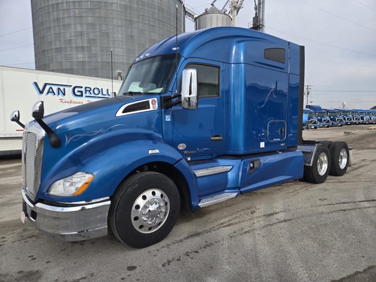 2019-kenworth-t680-image-1