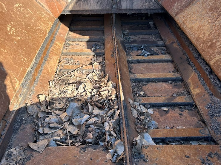 caterpillar-ap-650b-image-12