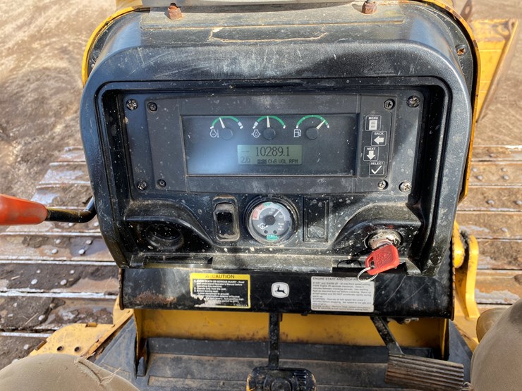 2004-deere-700h-lgp-image-37