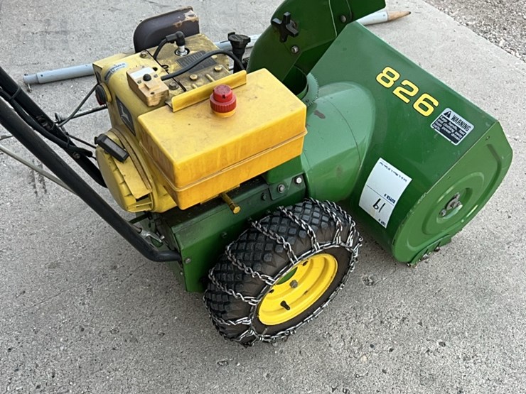 john-deere-model-826-snowblower,-nice-shape,-low-time,-stored-inside,-electric-start-image-28