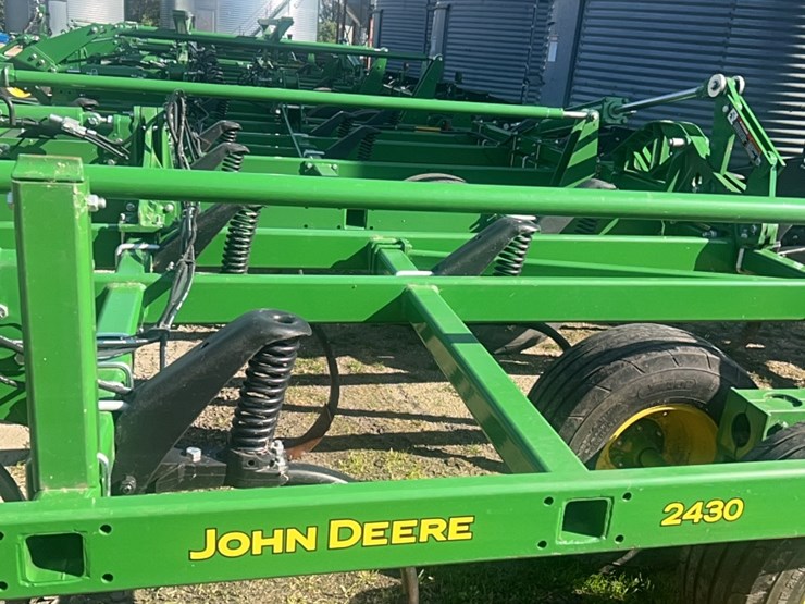 2022-john-deere-52-image-21