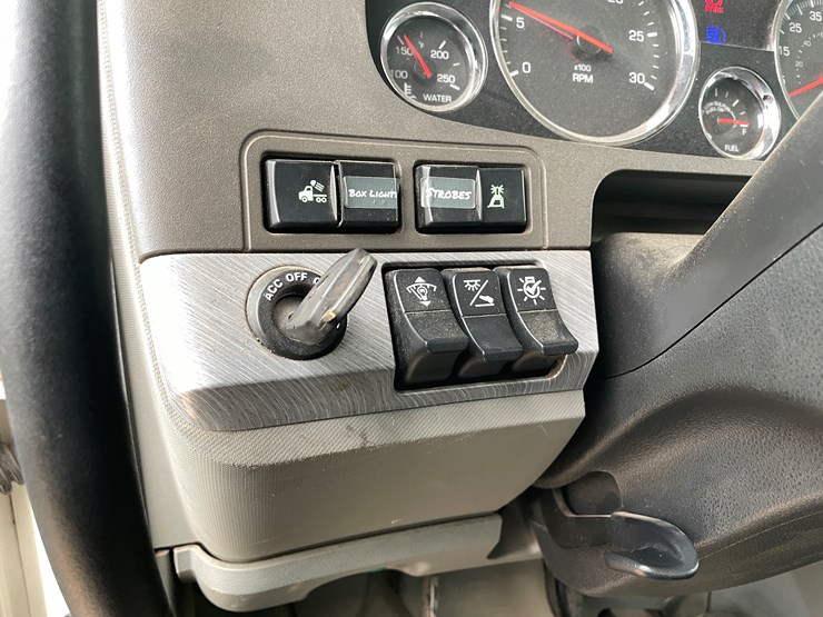 2019-kenworth-t880-image-68