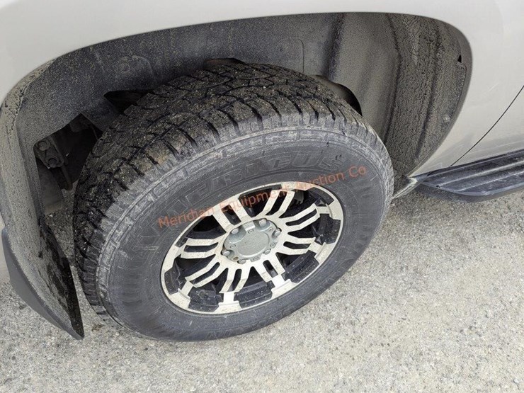 2007-chevrolet-suburban-image-27