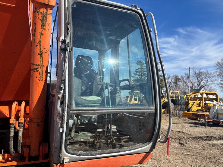 hitachi-ex200-lc-image-17