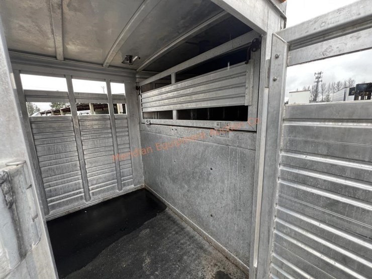 1996-featherlite-8120-image-8