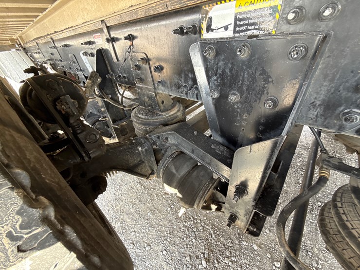 2017-mack-granite-gu713-image-21