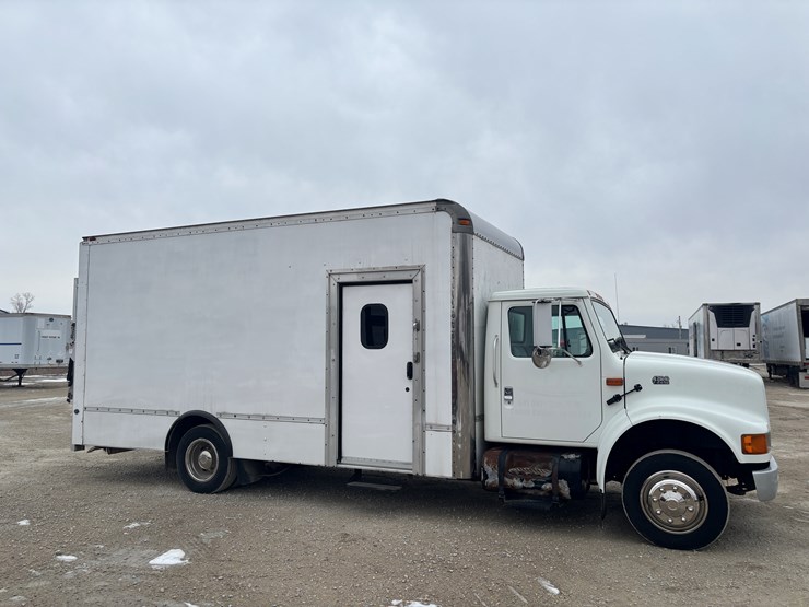 2002-international-4700-image-5