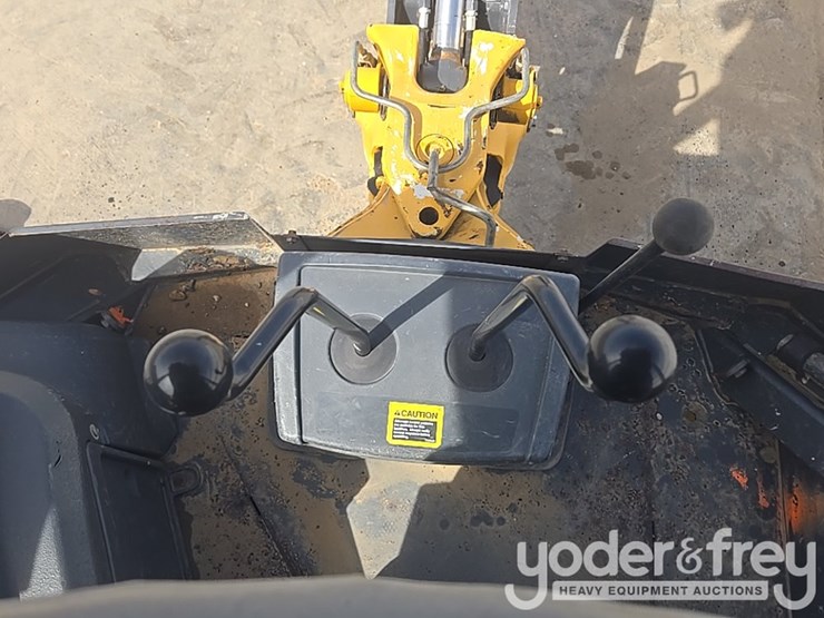 2014-deere-310k-ep-image-70