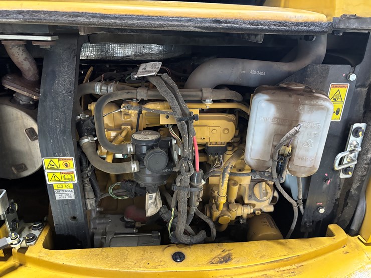 caterpillar-305-image-22