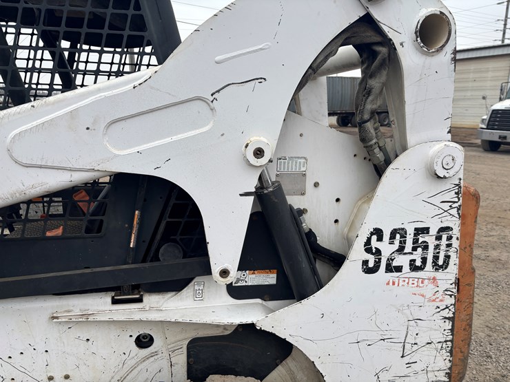 bobcat-s250-image-10