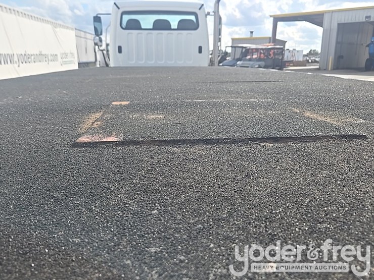 2021-freightliner-m2-106-image-67