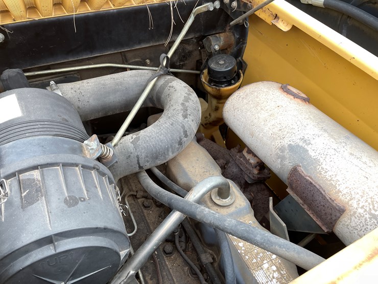 #1027-•-new-holland-lx985-skid-steer-image-16